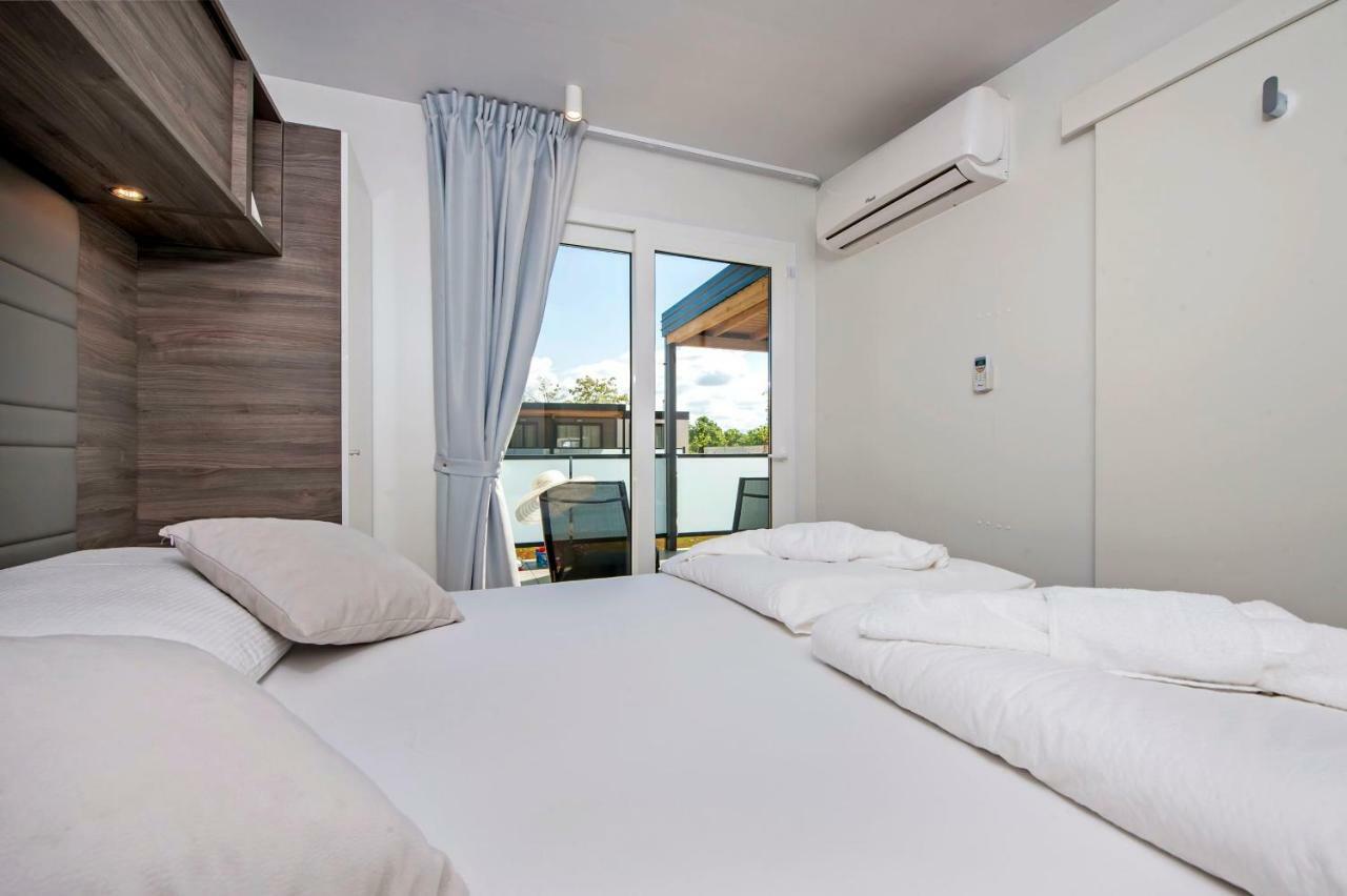 Eurocamp Mobile Homes At Fkk Nudist Campsite Solaris Тар Экстерьер фото